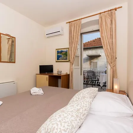 Bed & Breakfast Liza Traù